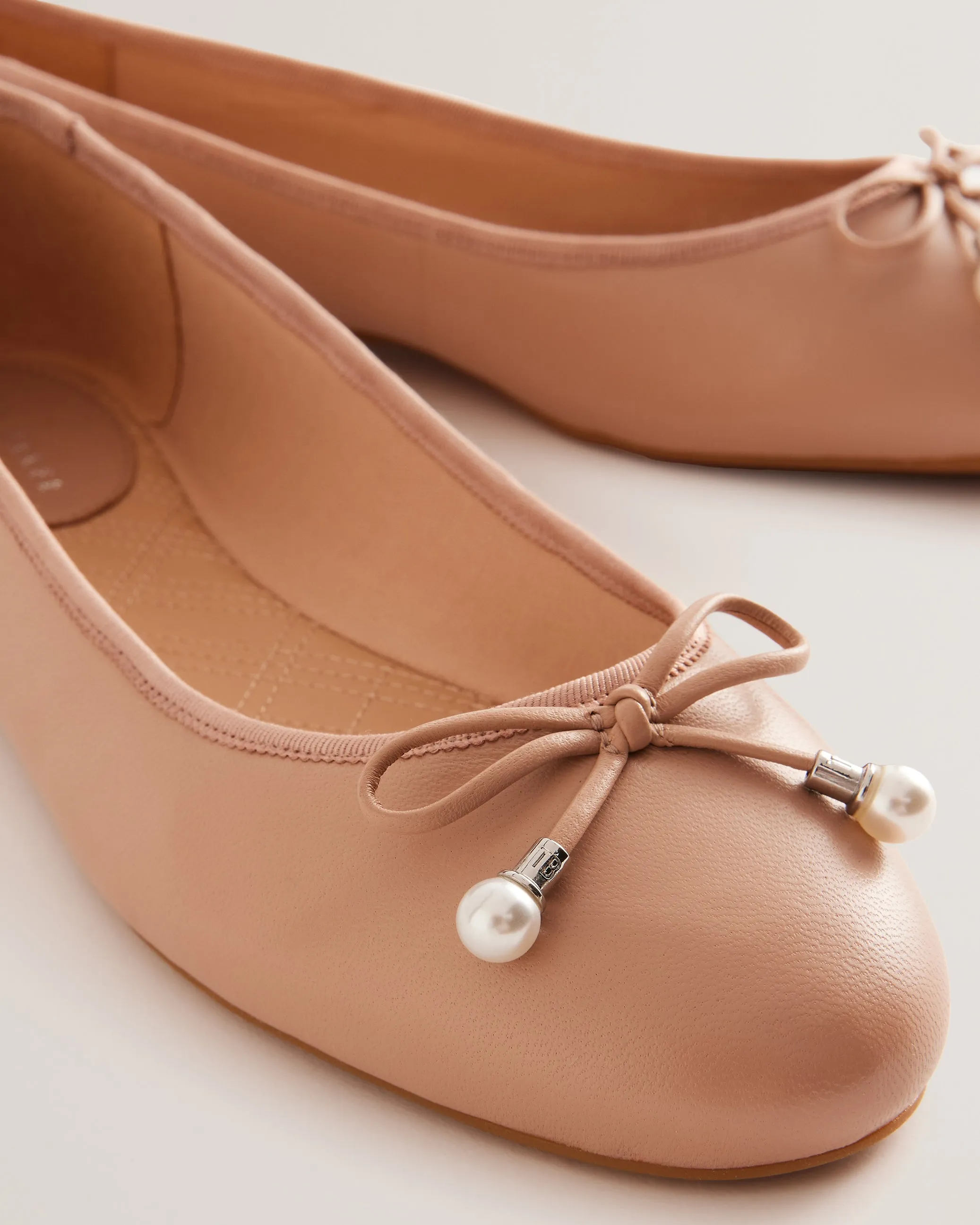 Ayvvah Bow Detail Leather Ballet Flats Pink