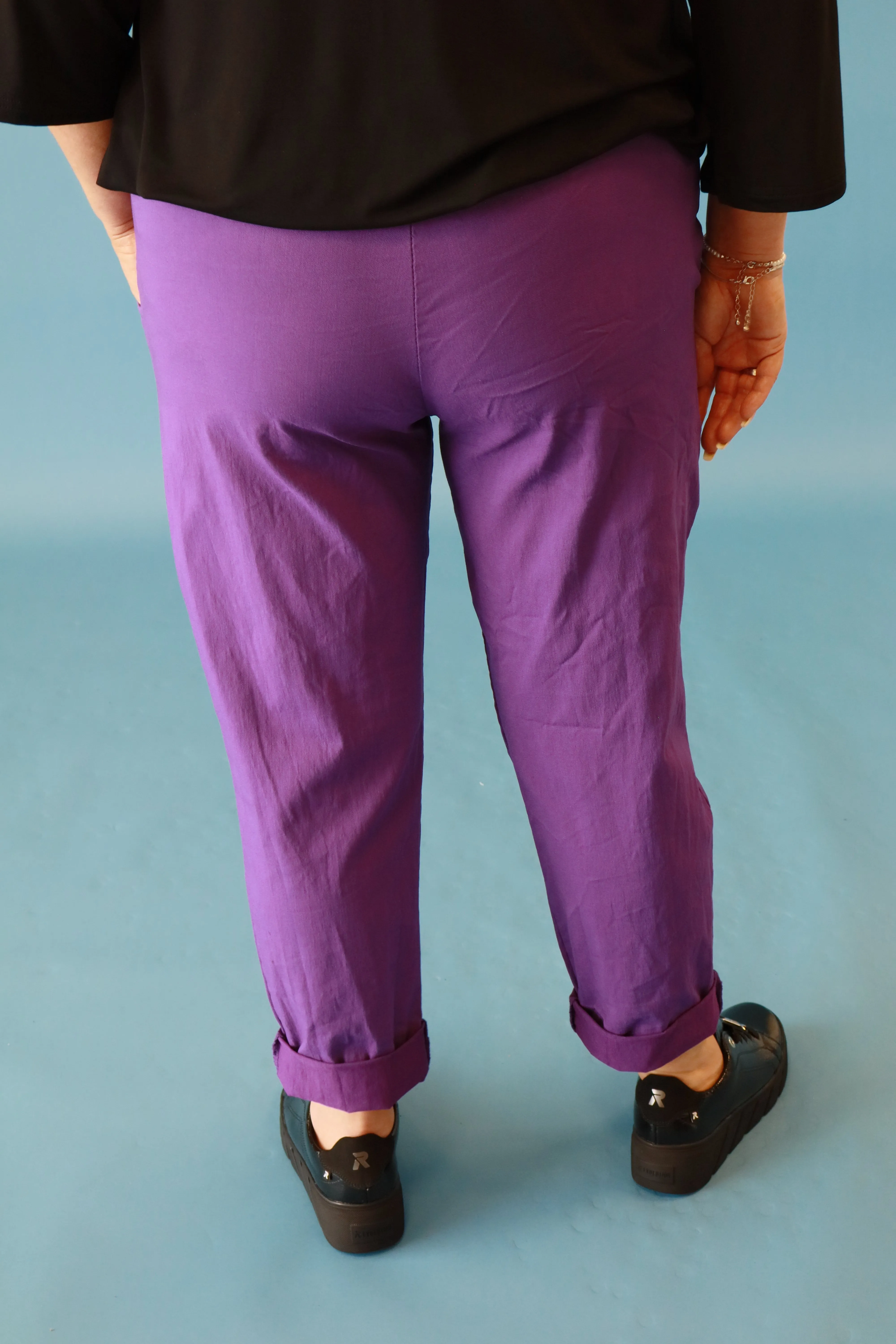 Heidi Jogger in Purple