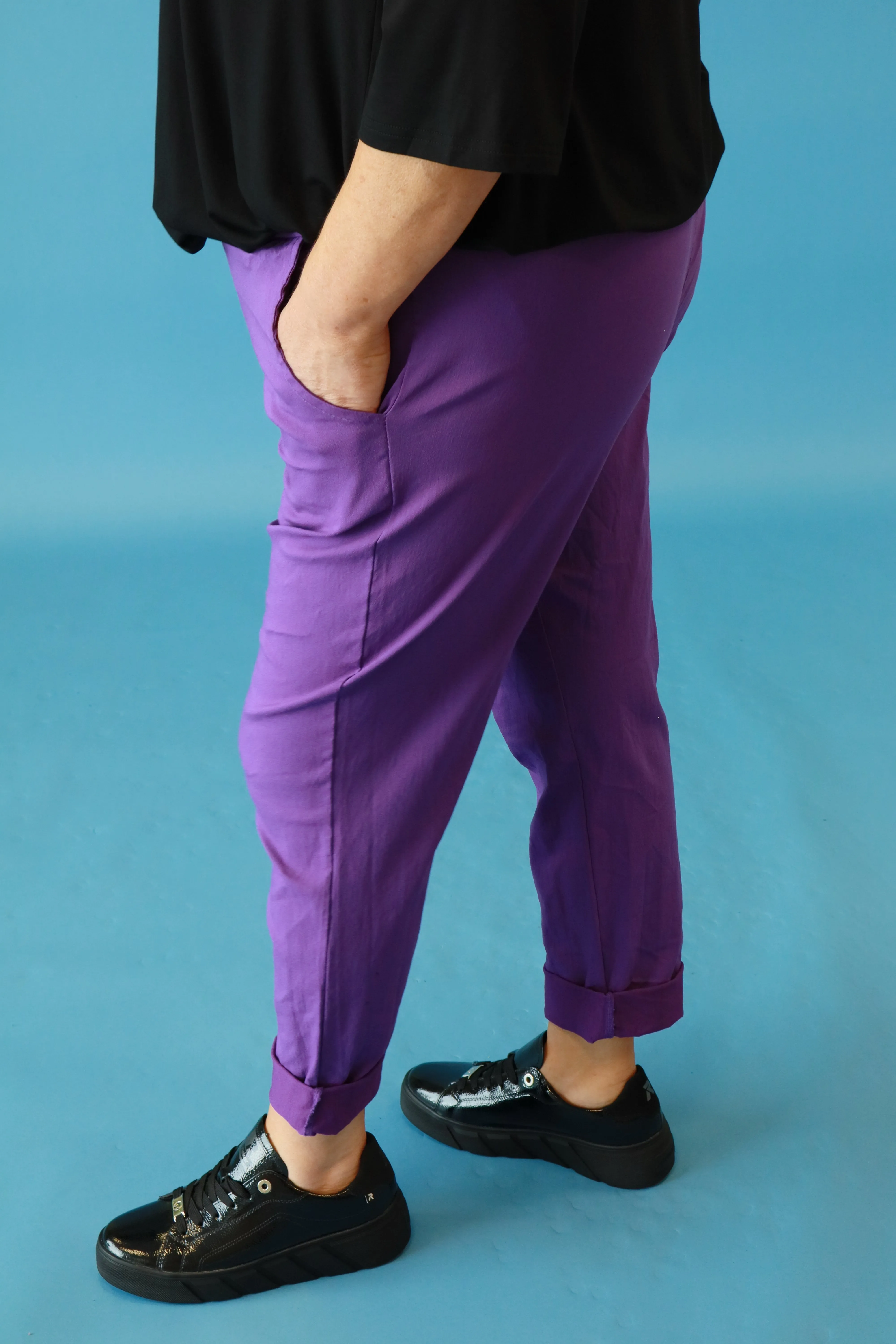 Heidi Jogger in Purple