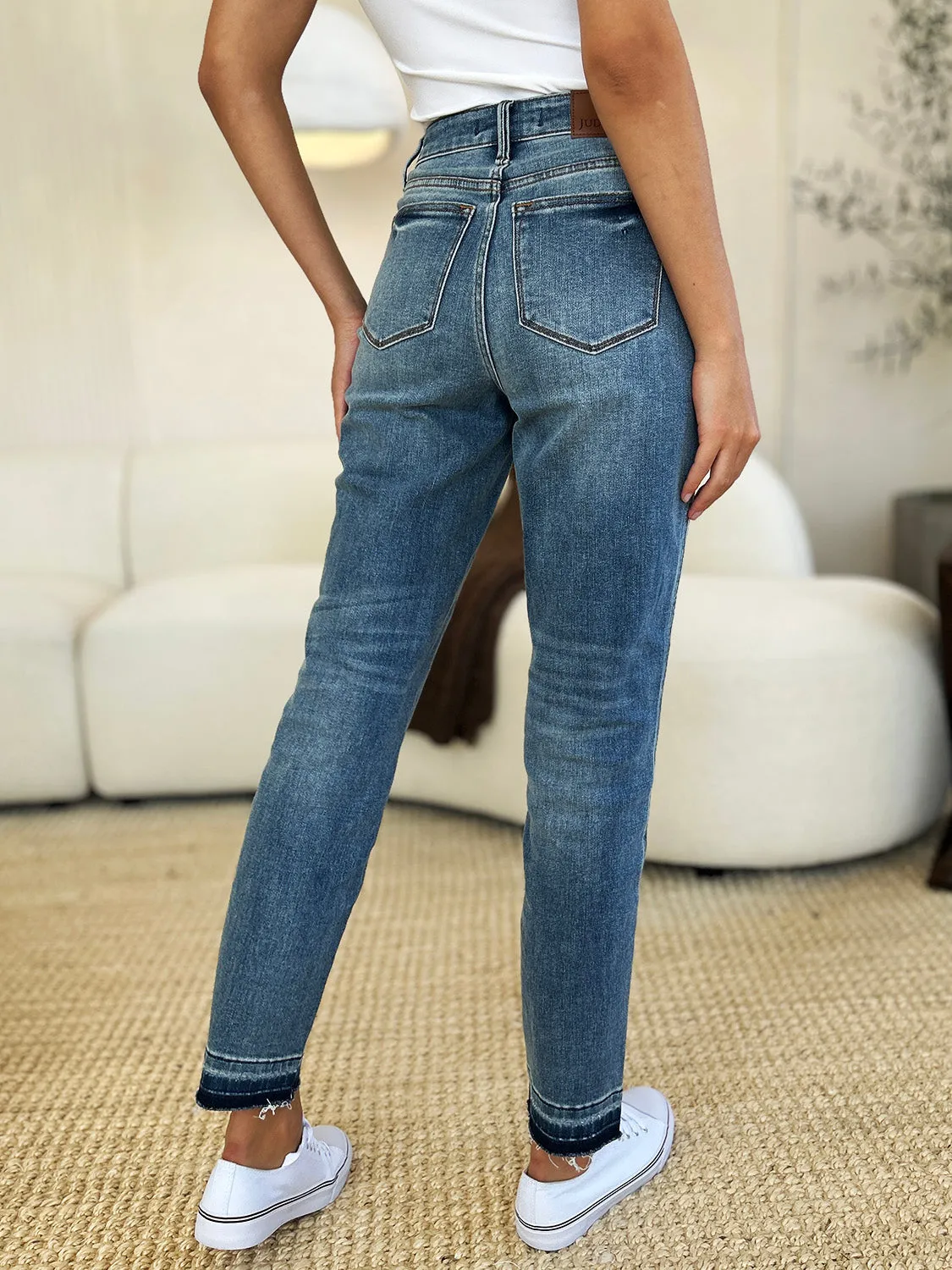 Judy Blue Mid Rise Rigid Magic Release Hem Jeans [Online Exclusive]