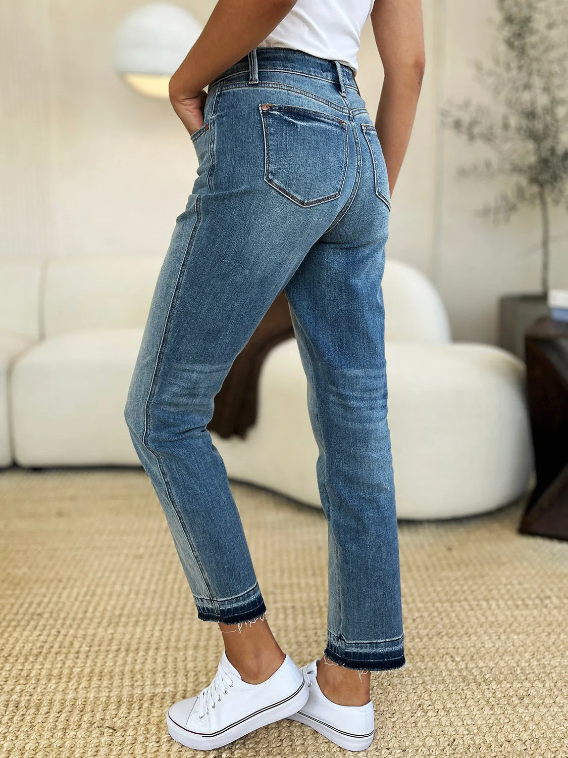 Judy Blue Mid Rise Rigid Magic Release Hem Jeans [Online Exclusive]