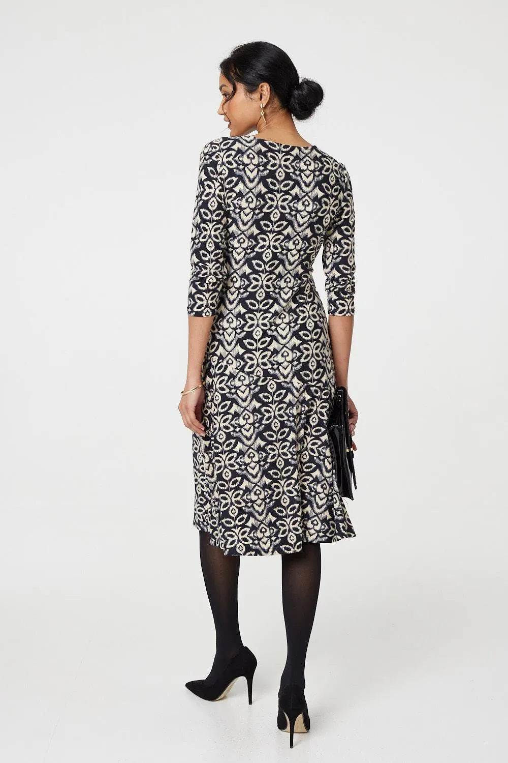 Printed V-Neck 3/4 Sleeve Knee Length Dress