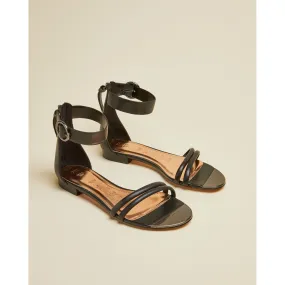 Women Keltra-Flat Strappy Sandal - Black