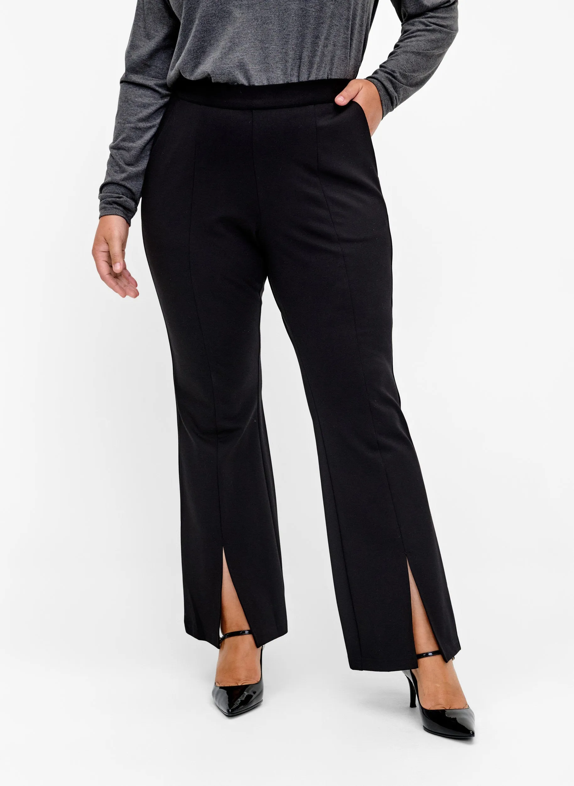 Zizzi Maddie Bootcut Pants in Black